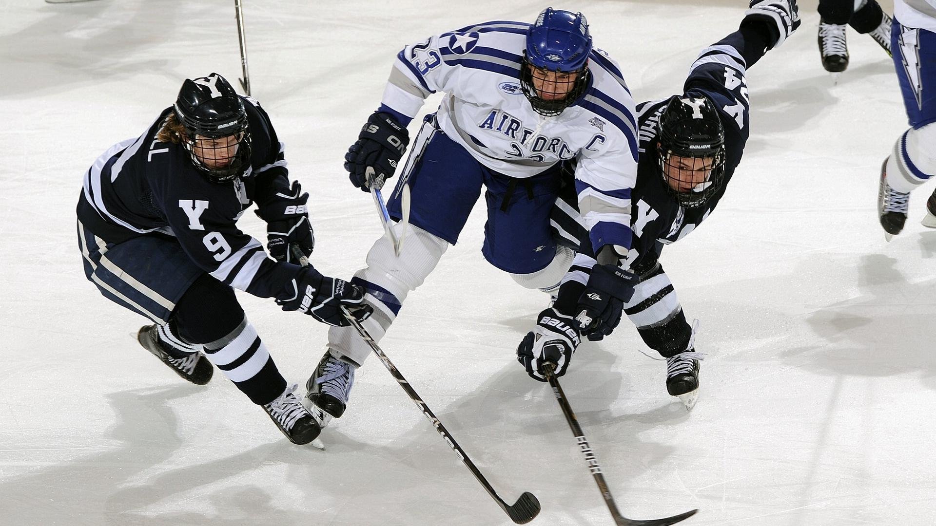 球员比赛中展现良好视野多次送出威胁传球成为进攻枢纽核心，球员对球场上所发生的事实问题